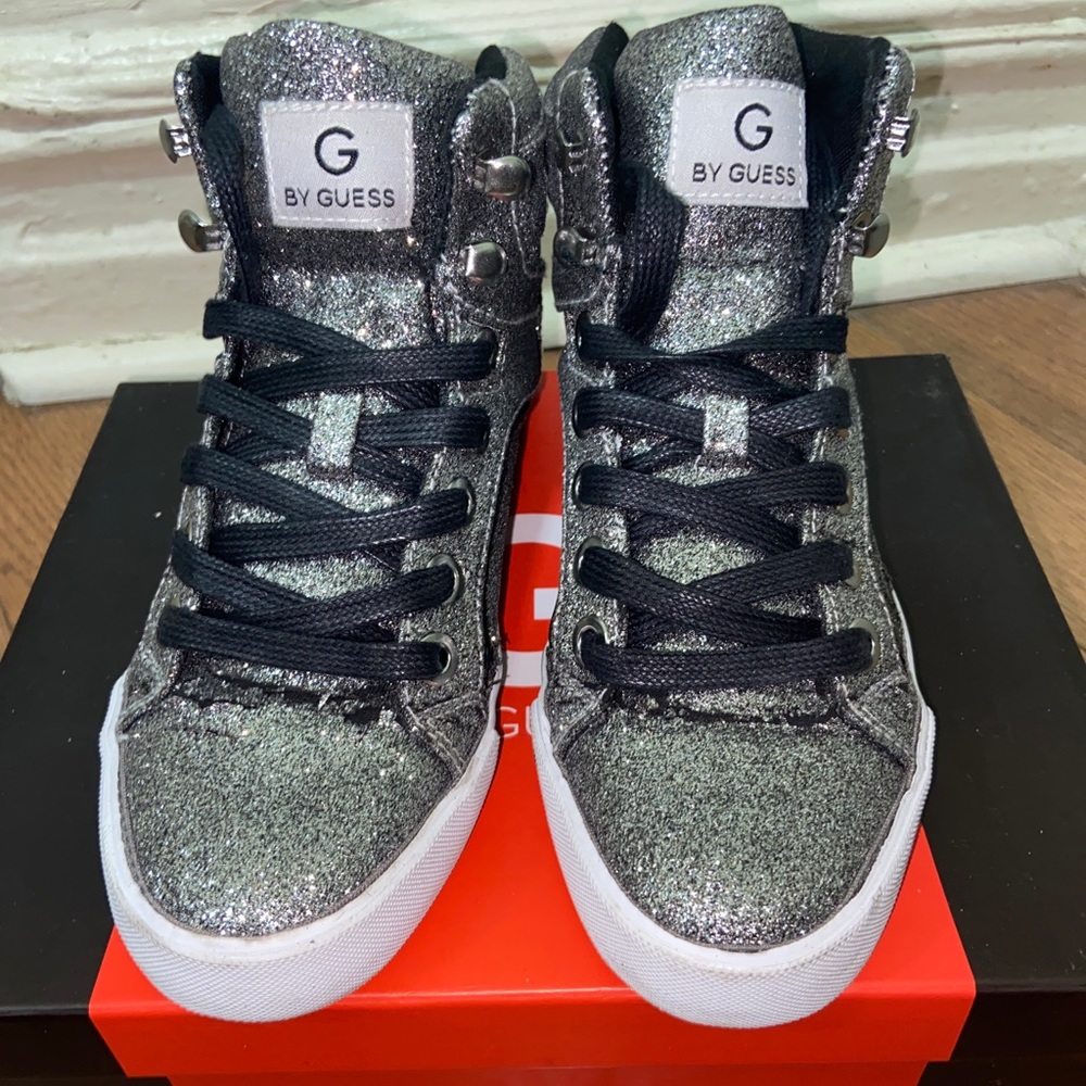 Guess Glittery Silver Pewter Sneaker, Sz: 6M